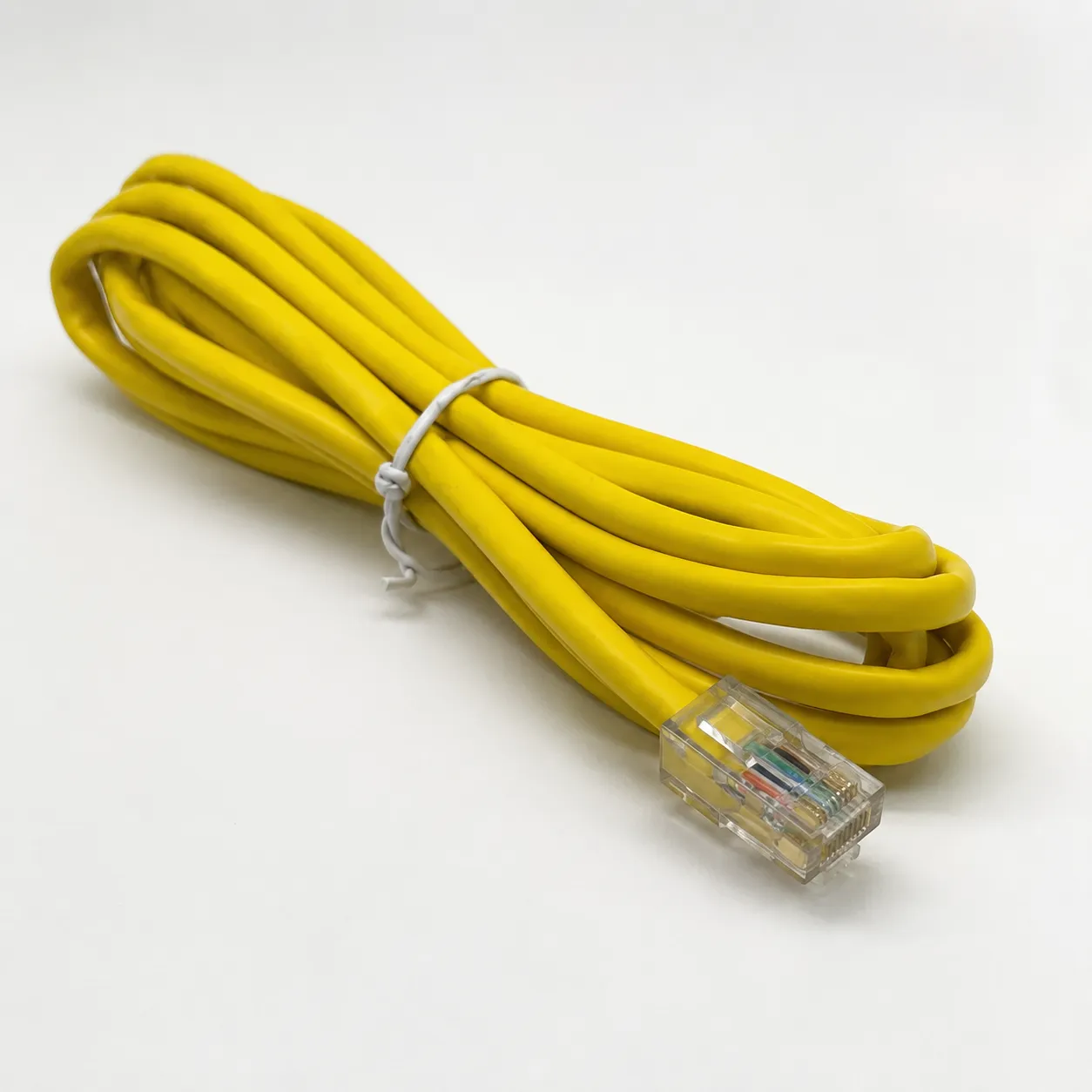 Cable de red Ethernet RJ45 amarillo — imagen 1 de 2